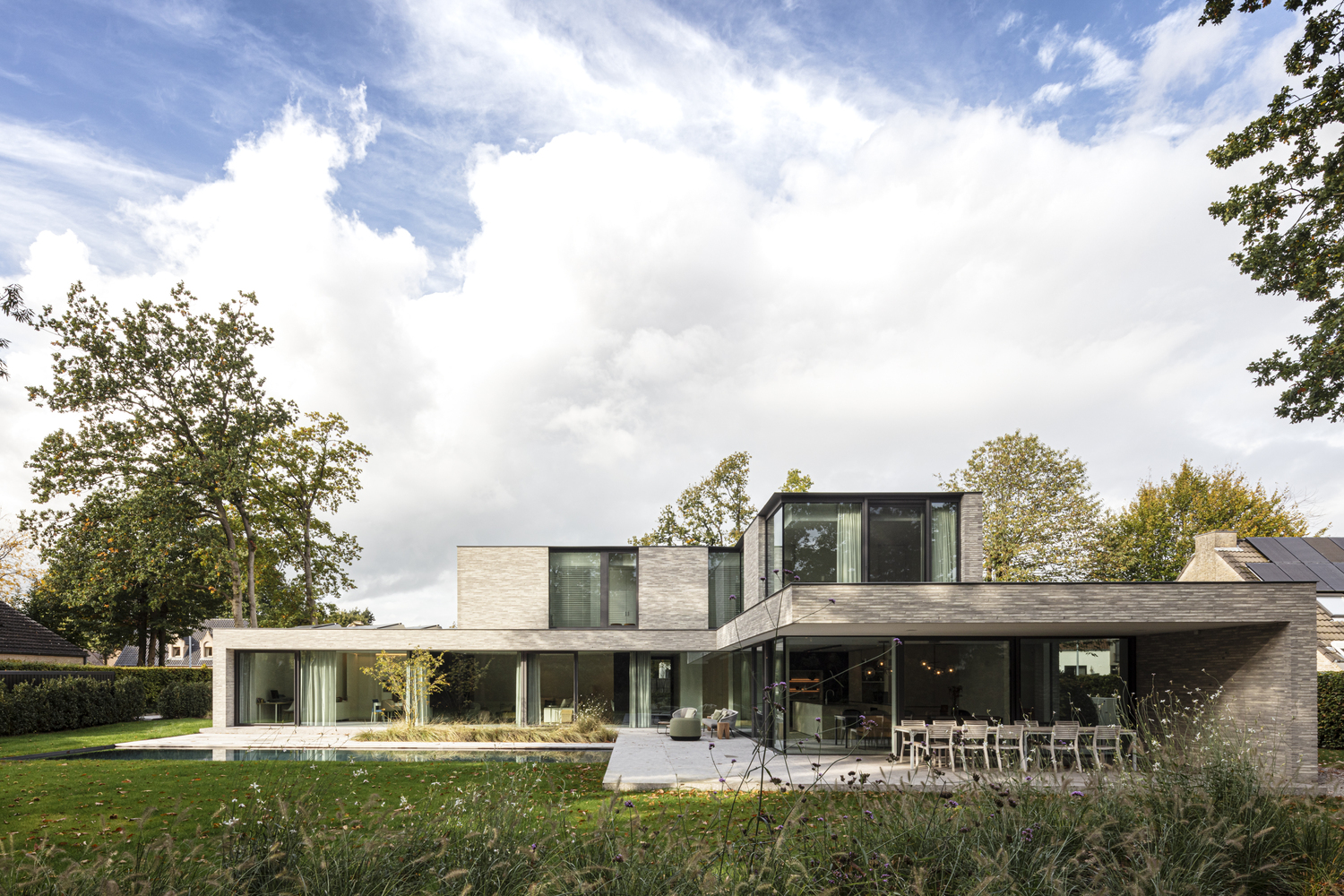 陶土砖为肌，林间筑理想人居