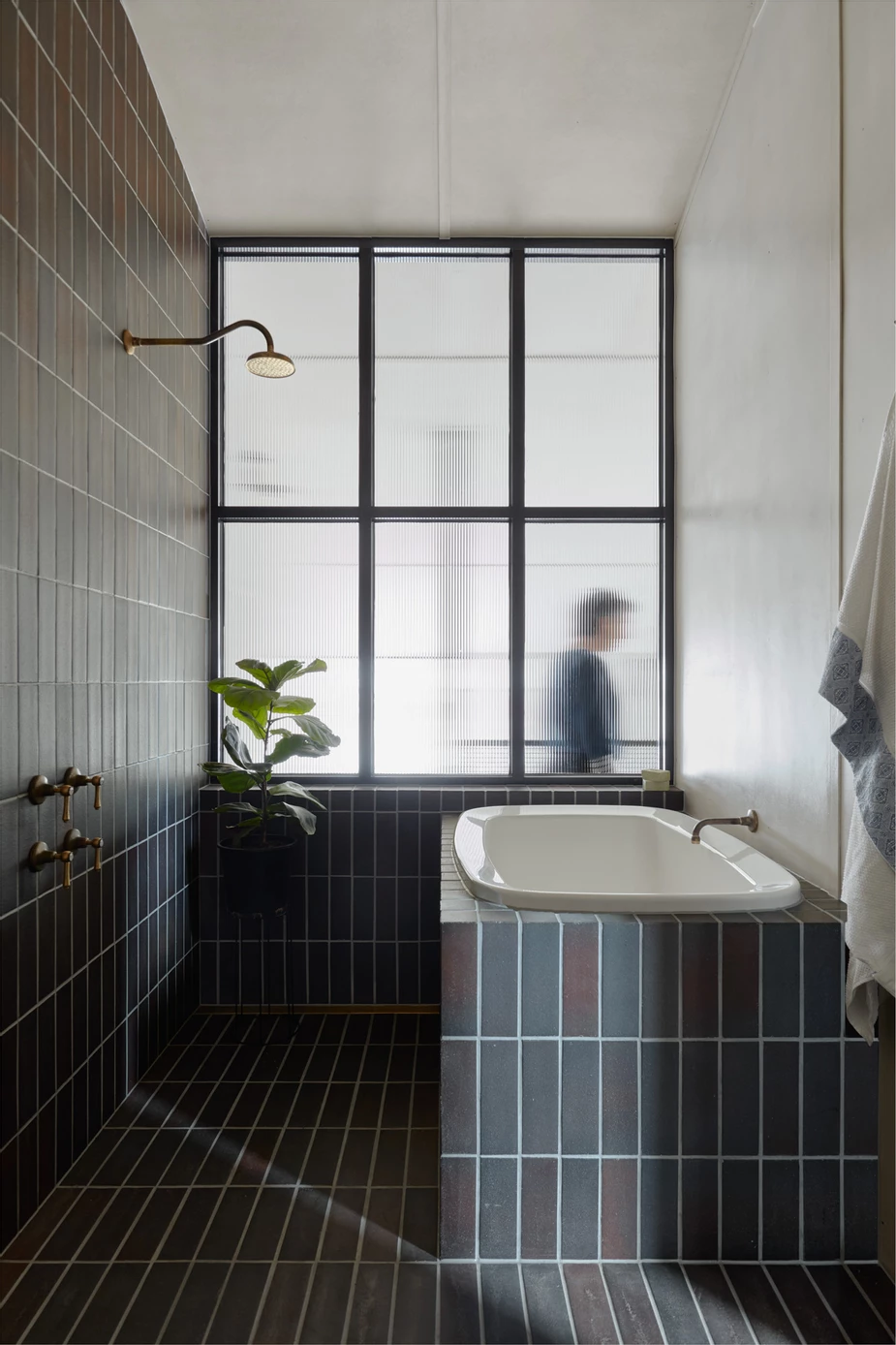 墙砖应用案例赏析-仓库改造