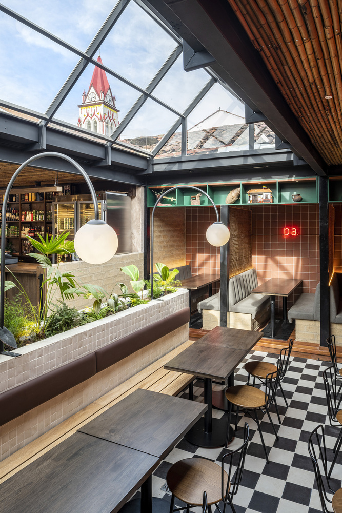 藏在陶土砖瓦里的咖啡馆