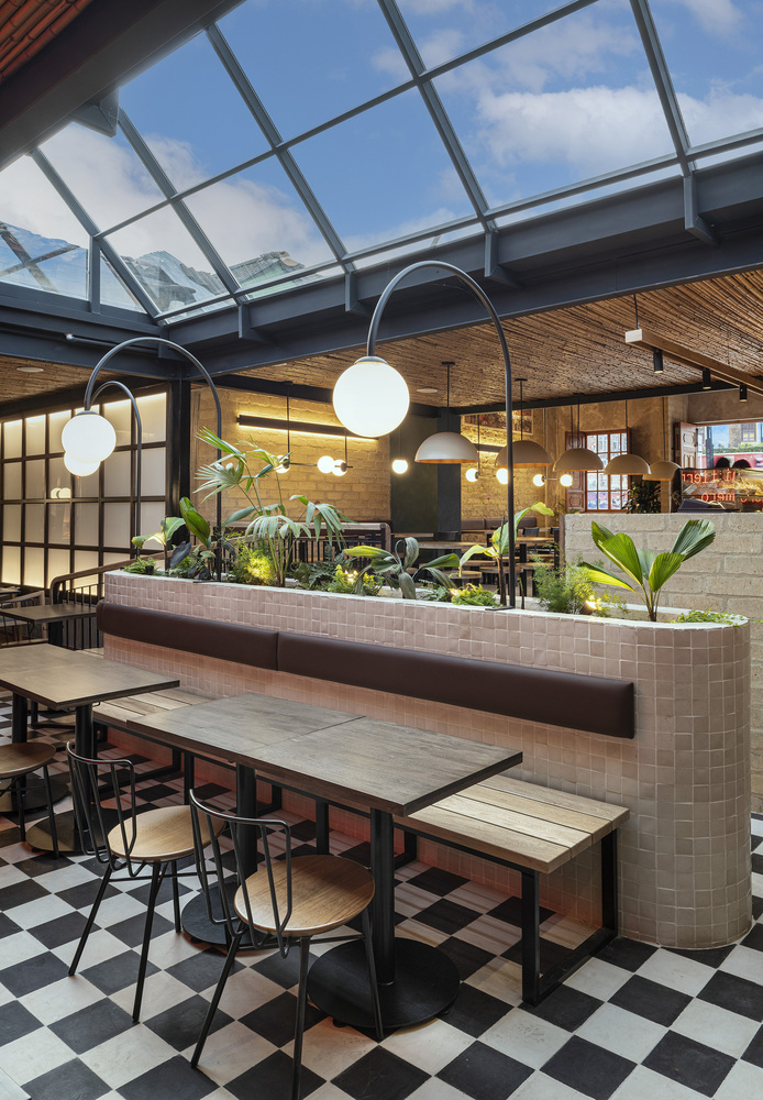 藏在陶土砖瓦里的咖啡馆