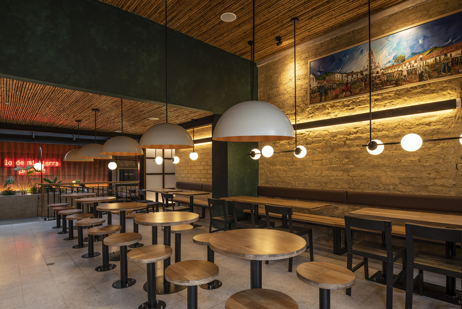 藏在陶土砖瓦里的咖啡馆