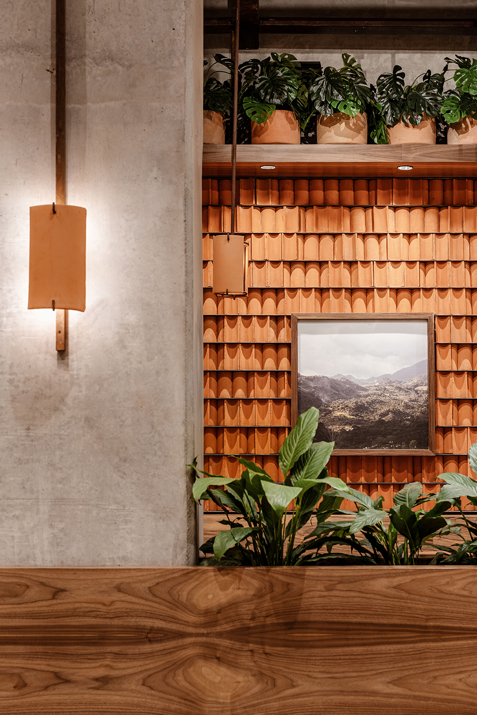 咖啡与陶土的邂逅：一场味觉与视觉的空间叙事