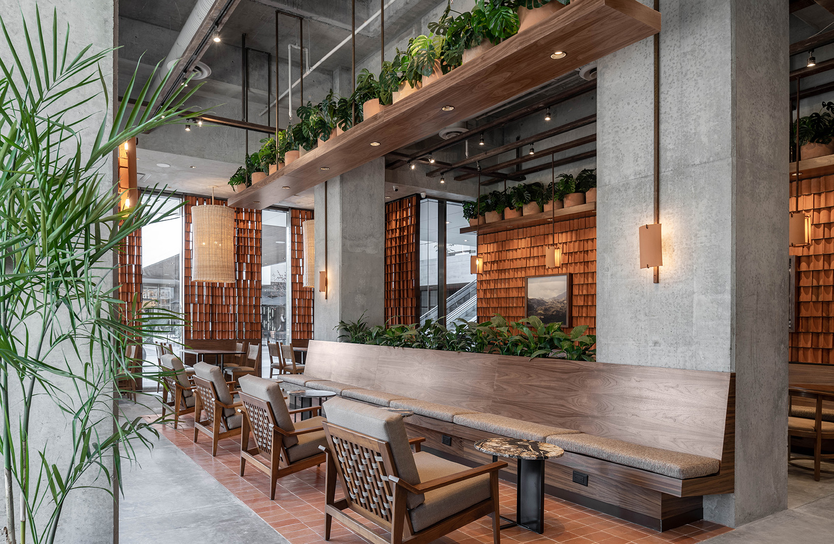 咖啡与陶土的邂逅：一场味觉与视觉的空间叙事